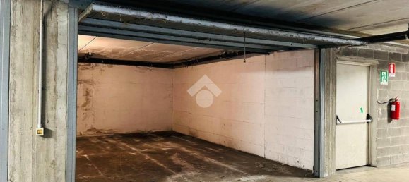 Гараж 33м² в Нова Миланезе, Италия № 285709 3