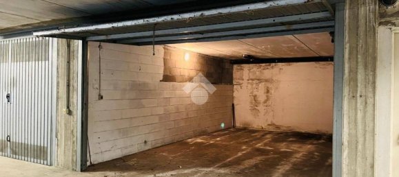 Гараж 33м² в Нова Миланезе, Италия № 285709 2