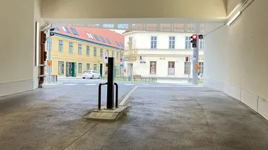  Parking in Penzing, Austria No. 134599