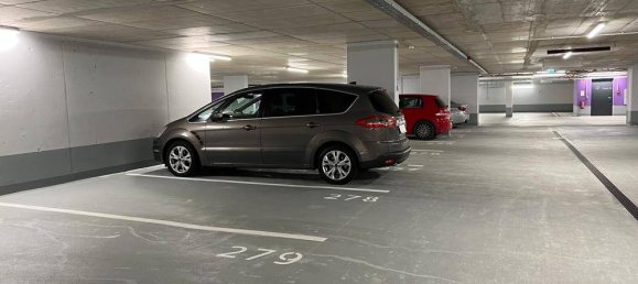  Parking in Penzing, Austria No. 134599 4