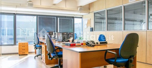 Escritório de 5 divisões em Capriolo, Italy N.º 13334 9