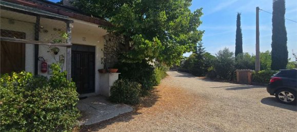 600m² Commercial property in Magione, Italy No. 270231 6