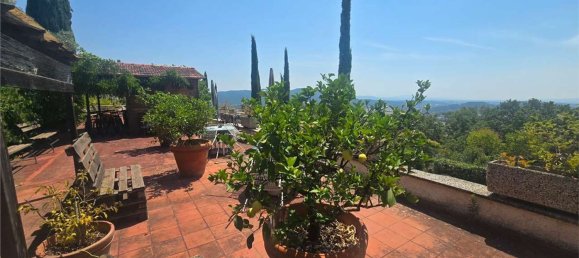 600m² Commercial property in Magione, Italy No. 270231 16