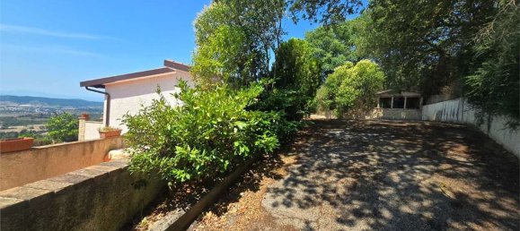 600m² Commercial property in Magione, Italy No. 270231 35