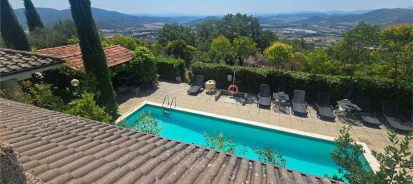 600m² Commercial property in Magione, Italy No. 270231 18