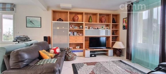 6 bedrooms House in Joue-les-Tours, France No. 52300 11