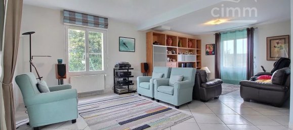 6 bedrooms House in Joue-les-Tours, France No. 52300 9