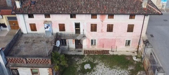 4 Schlafzimmer Haus in Udine, Italy, Nr. 297410 4