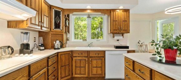 4 غرف نوم منزل في Halifax, Canada رقم 584 10