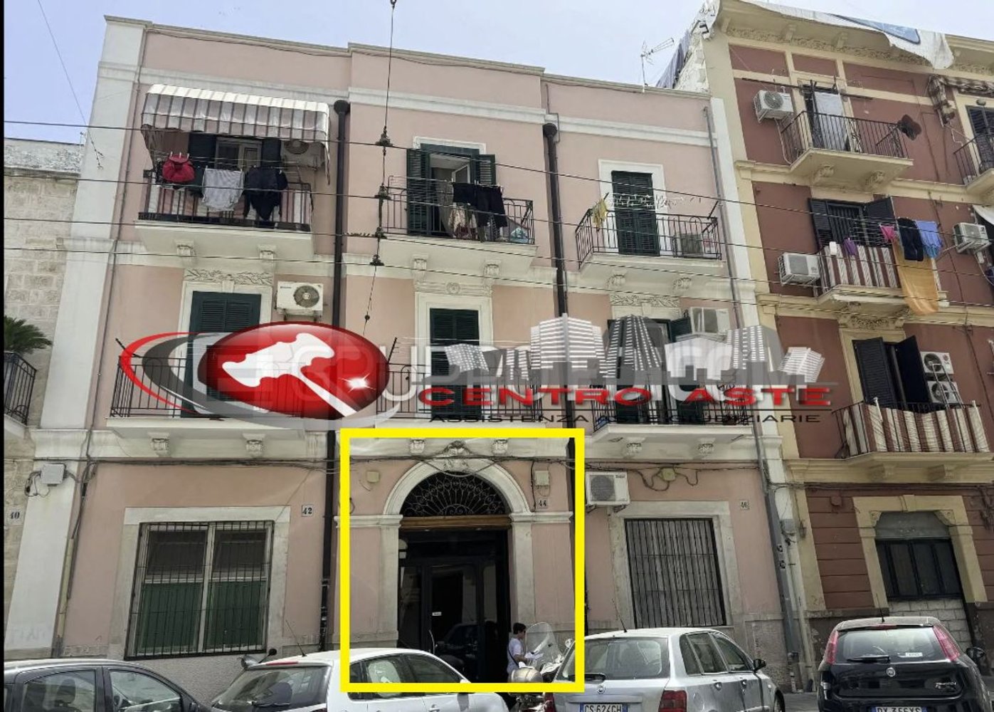 3 rooms Apartment in Bari, Italy No. 233315