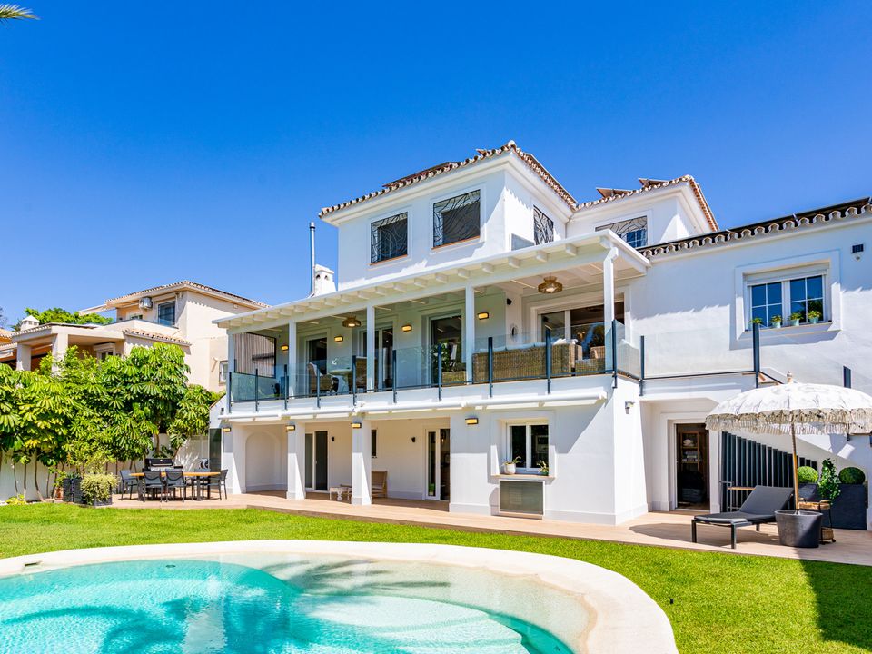 6 bedrooms Villa in Mijas, Spain No. 274240