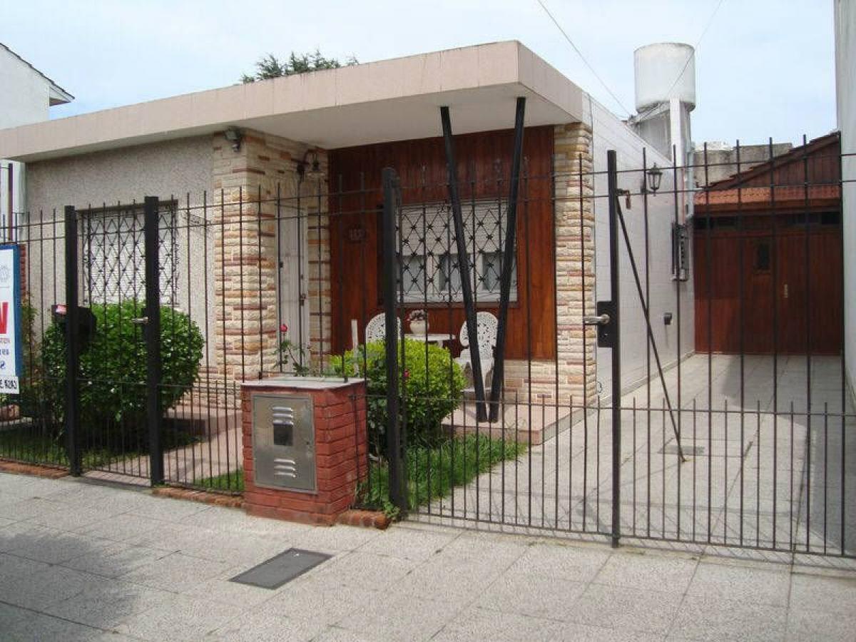 2 bedrooms House in Mar del Plata, Argentina No. 89523