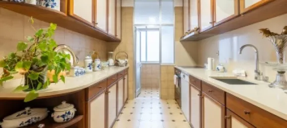 3 bedrooms Apartment in Porto, Portugal No. 113650 9