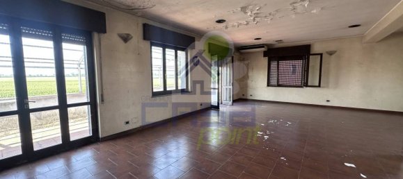 Gewerbliche Immobilie in Casaletto Lodigiano, Italy 700m², Nr. 301395 6