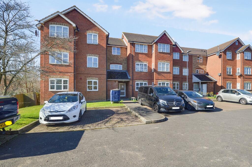 2 bedrooms Apartment in Harrow, United Kingdom No. 6387