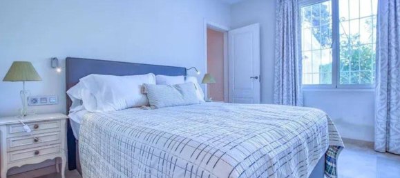 5 bedrooms Villa in Marbella, Spain No. 151046 21