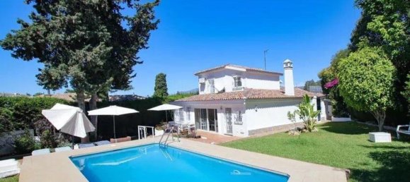 5 bedrooms Villa in Marbella, Spain No. 151046 3