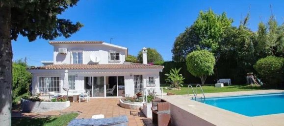 5 bedrooms Villa in Marbella, Spain No. 151046 2
