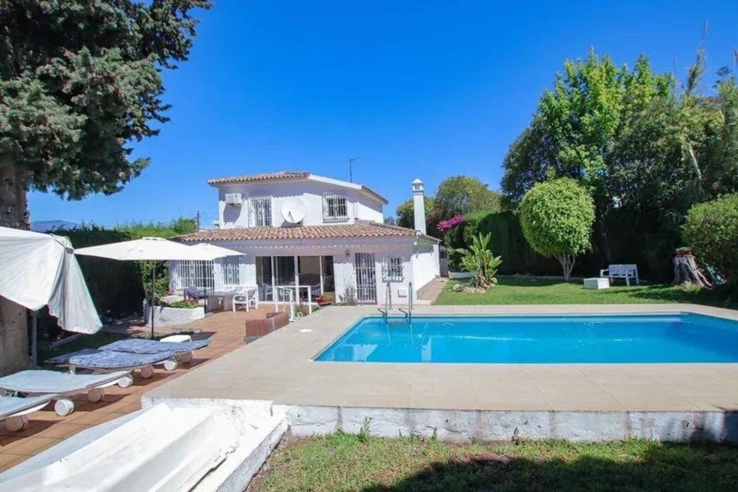 5 bedrooms Villa in Marbella, Spain No. 151046