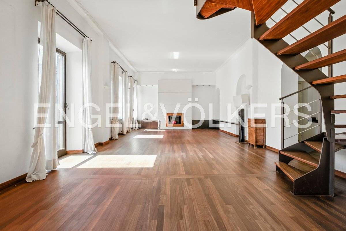 3 bedrooms Penthouse in Busto Arsizio, Italy No. 285545