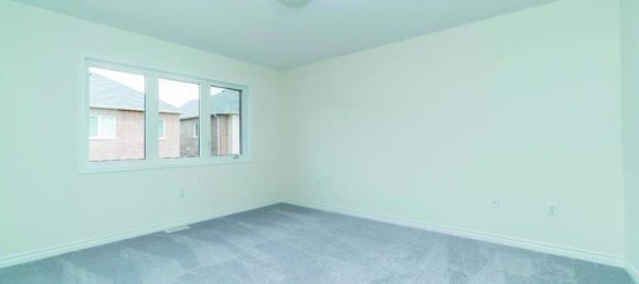 3 bedrooms House in Milton, Canada No. 900 12