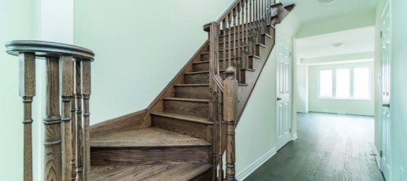 3 bedrooms House in Milton, Canada No. 900 11