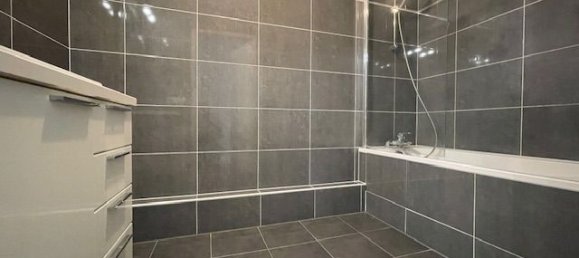 2 chambres Appartement à Versailles, France No. 182765 3