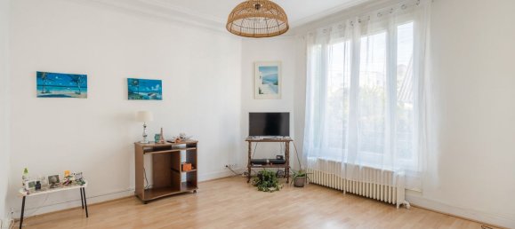 2 bedrooms House in Livry-Gargan, France No. 171712 4