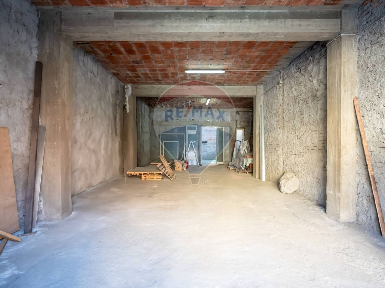 1 room Commercial property in Giardini-Naxos, Italy No. 57471