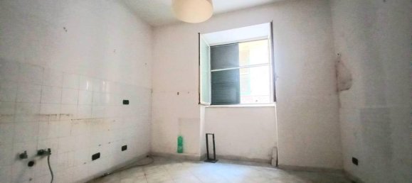 2 rooms Apartment in Pozzuoli, Italy No. 32094 4