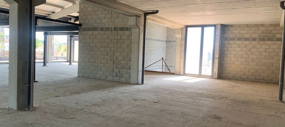 1200m² Commercial property in Girona, Spain No. 148696 3