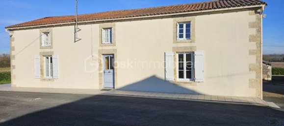 3 bedrooms House in Deux-Sevres, France No. 310696 2