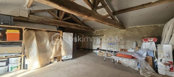 3 bedrooms House in Deux-Sevres, France No. 310696 8