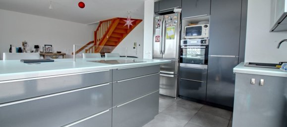 3 bedrooms Duplex in Aubergenville, France No. 164114 3