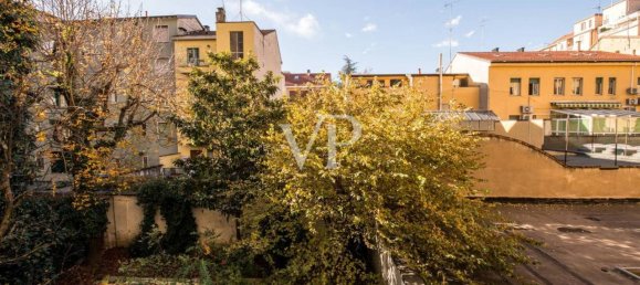 3-salle Appartement à Milan, Italy No. 241998 4