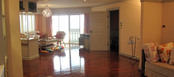 4 bedrooms Condo in Pattaya, Thailand No. 1427 5