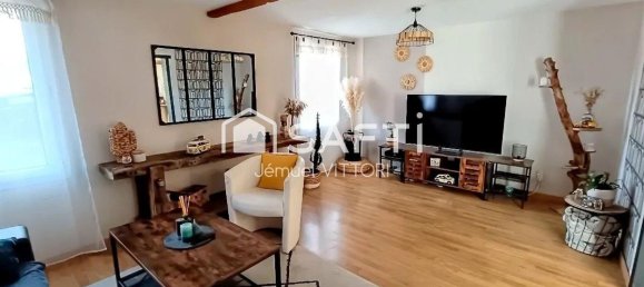 6 bedrooms House in Mayenne, France No. 286093 5