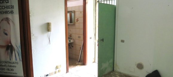 72m² Commercial property in Novara, Italy No. 71505 8