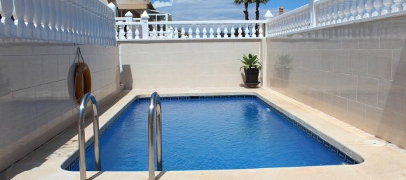 3 bedrooms Villa in Alicante, Spain No. 142539 2