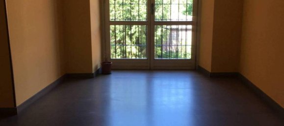 5 rooms Apartment in Ponte dell'Olio, Italy No. 129371 4