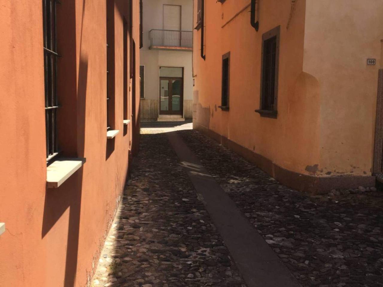 5 rooms Apartment in Ponte dell'Olio, Italy No. 129371