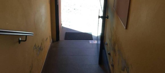 5 rooms Apartment in Ponte dell'Olio, Italy No. 129371 2