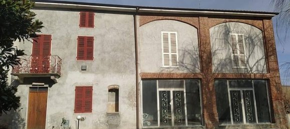 7 rooms House in Alfiano Natta, Italy No. 144838 2