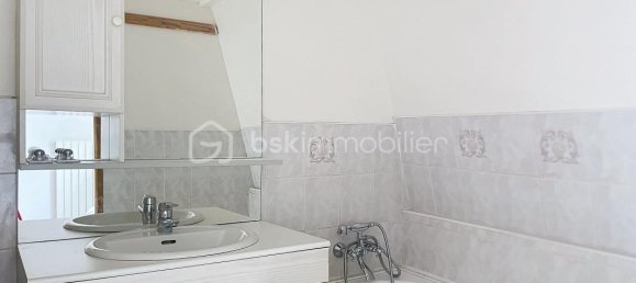 3 bedrooms Villa in Leers, France No. 255770 8