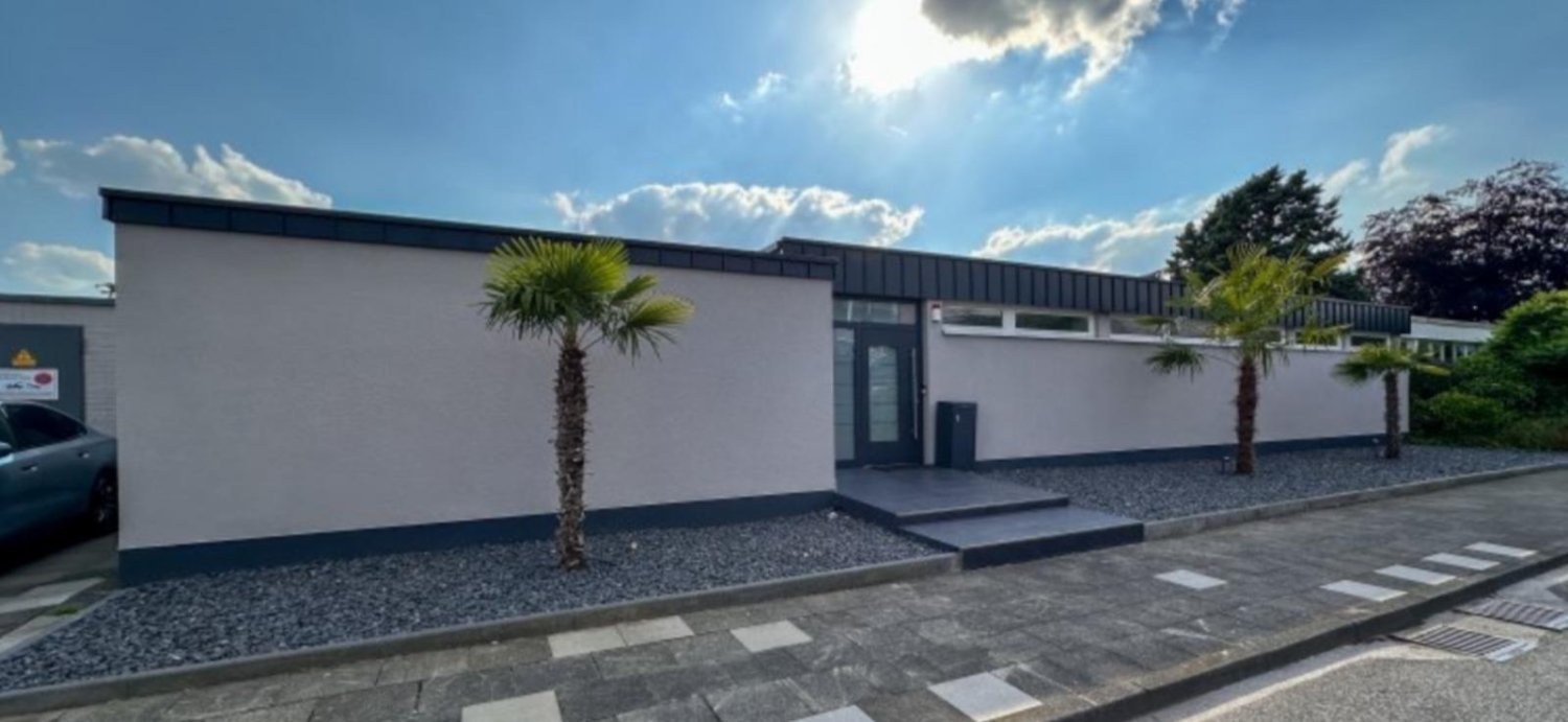 Бунгало с 5 спальнями в Кёльн, Германия № 278868