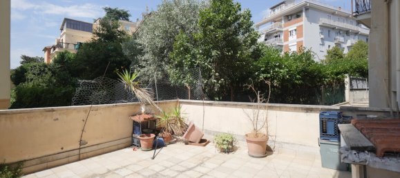 3 bedrooms Apartment in Rome, Italy No. 282127 7