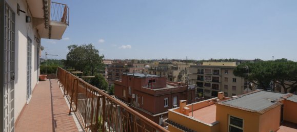 3 bedrooms Apartment in Rome, Italy No. 282127 3