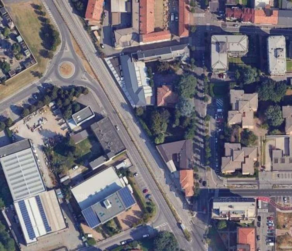 Lagerhaus in Arluno, Italy 3194m², Nr. 308156