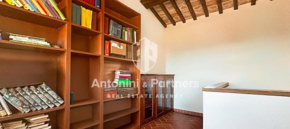 Casa de 10 divisões em San Venanzo, Italy N.º 14718 2