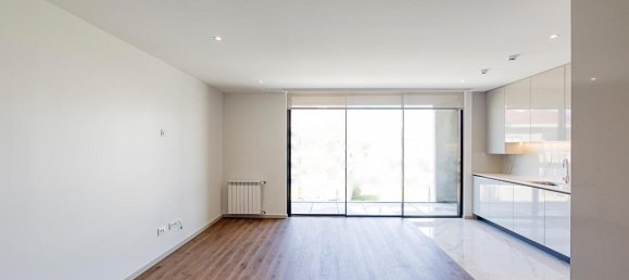 3 bedrooms Condo in Espinho, Portugal No. 1643 4